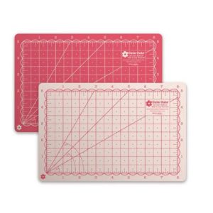 Lori Holt Cute Cuts 5"x8" Cutting Mat