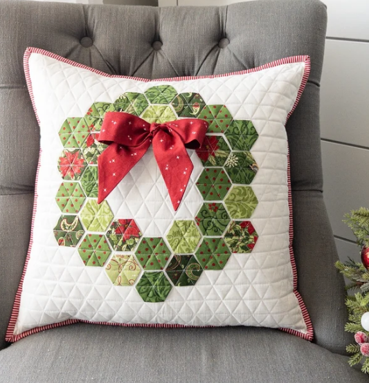 Everwoven A Hexie Christmas Pillow Pattern